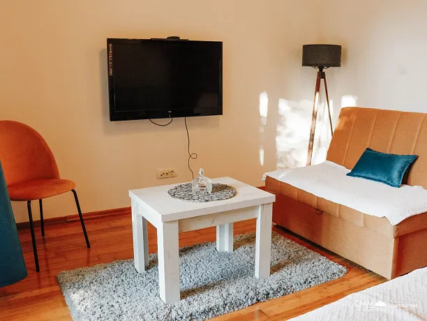 Risan'da 65m2 denize yakın tek yatak odalı daire
