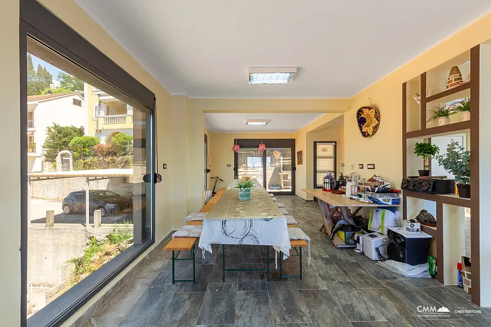 Herceg Novi'nin merkezinde mükemmel villa
