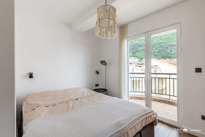 Şehir Ortamında Modern Bir Odalı Daire – Konforlu Yaşam İçin Mükemmel