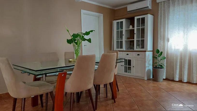 Kotor Körfezi manzaralı ev