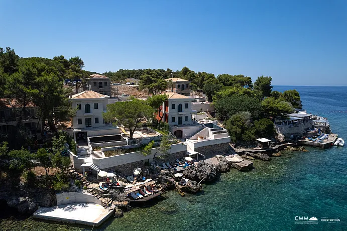 Luxury Seafront Villa Lustica 