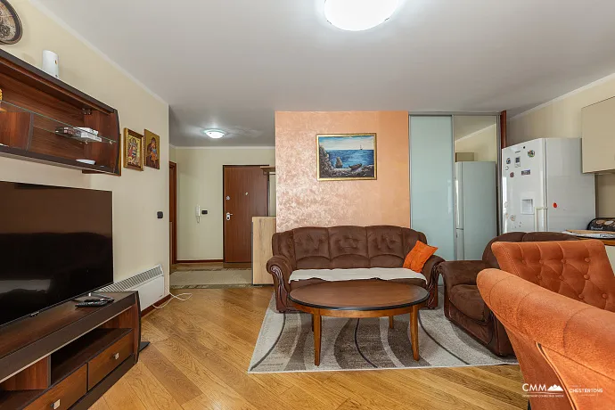 6752 Rafailovići’de kişi başı 57 m² iki daire, birinci sıra
