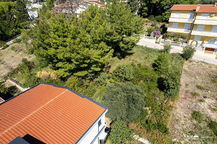 Šušanj’da deniz manzaralı arsa, plaja 150 m — 950 m²