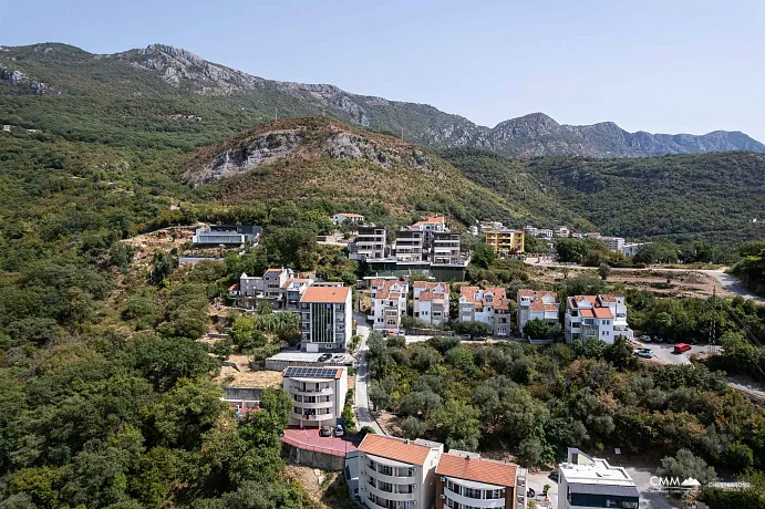 KAMENOVO VE SVETI STEFAN YAKININDA EŞSİZ BİR YATIRIM FIRSATI