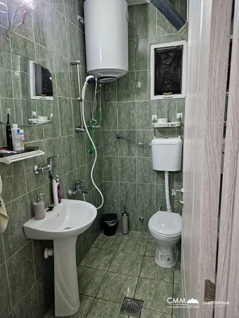 Ulcinj'de iki yatak odalı satılık iki katlı ev