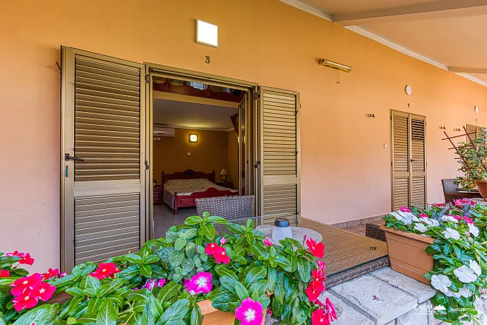 Budva’ya Yakın Turizm ve Gastronomi Kompleksi – Lastva Grbaljska