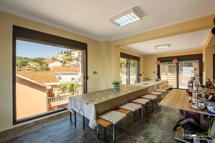 Herceg Novi'nin merkezinde mükemmel villa
