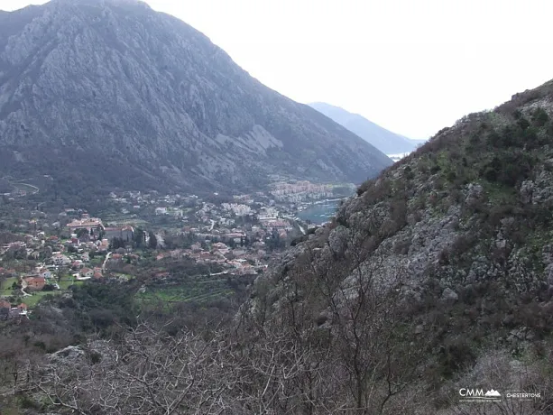 Kotor Rivierası'ndaki arsa