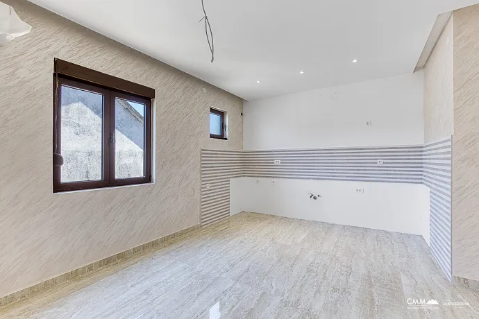 Tivat'ta yenilenmiş daire, 78 m²