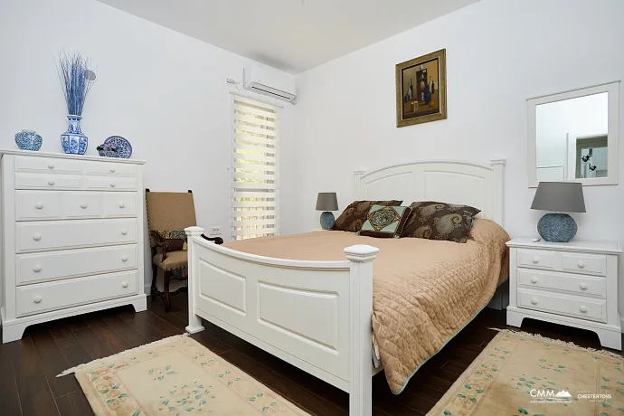 Kumbor’da 335 m² toplam alana sahip geniş bir ev