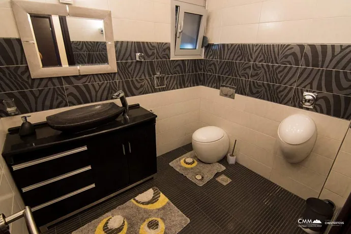 Budva'da havuzlu lüks villa