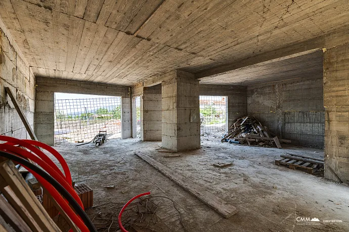 Satılık Ticari Alan, Deniz Manzaralı ve 5 Park Yeri ile Kumbor, Herceg Novi!