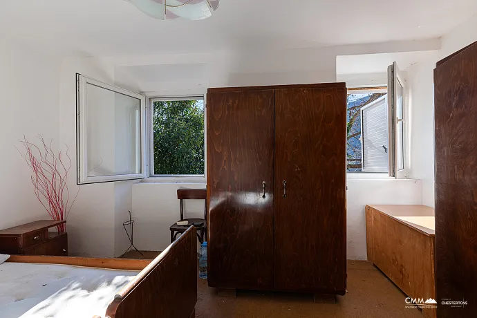 Satılık – Boka Kotorska Körfezi Manzaralı Otantik Taş Ev