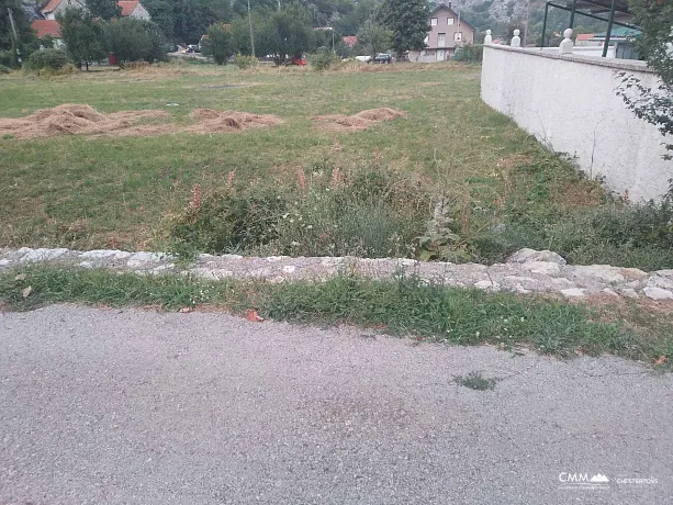 Cetinje'de arsa