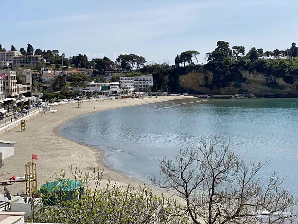 Ulcinj'de denize sadece 50 metre uzaklıkta ev
