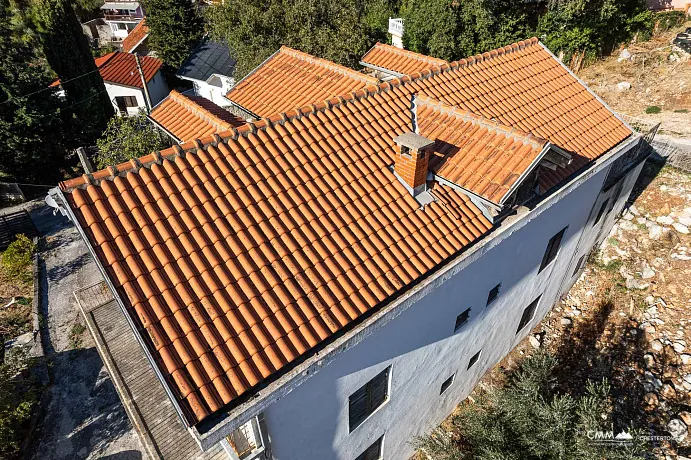 Ratac, Bar’da 1.600 m² arsalı ev — yaklaşık 350 m²