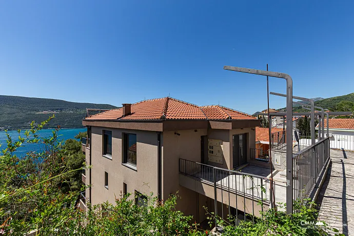 Herceg Novi'nin merkezinde mükemmel villa