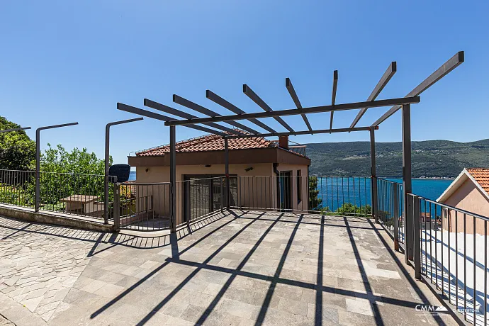 Herceg Novi'nin merkezinde mükemmel villa