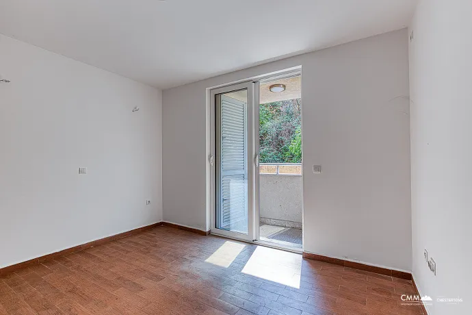 Rafailovići'de Geniş 1 Yatak Odalı Daire