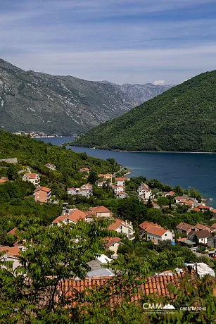 3 Yatak Odalı ve Geniş Teraslı Tamamen Yenilenmiş Taş Ev, Đurići