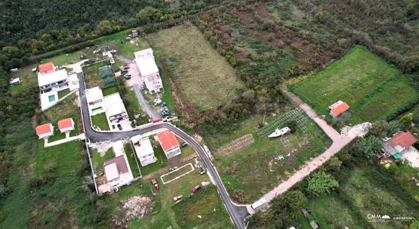 Kovacko Polje, Kotor'da Mükemmel Arsa