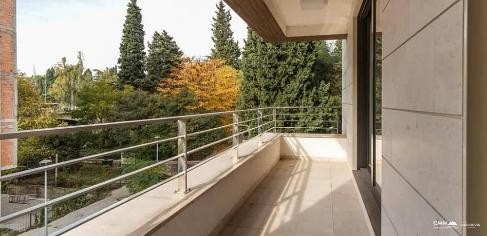 Podgorica'nın Lüks bölümünde üç yatak odalı daire