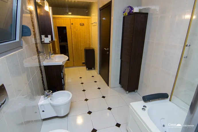 Budva'da havuzlu lüks villa