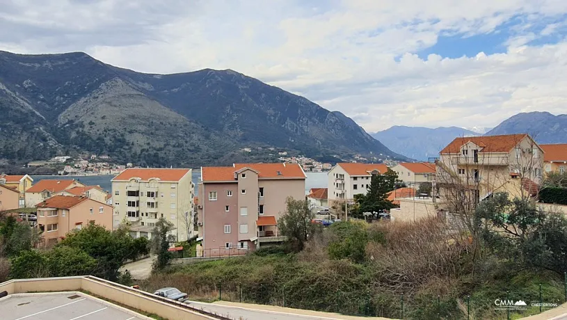 Kotor Dobrota'da denize yakın satılık daireler