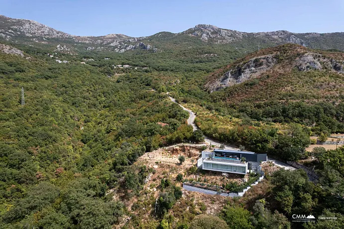 KAMENOVO VE SVETI STEFAN YAKININDA EŞSİZ BİR YATIRIM FIRSATI