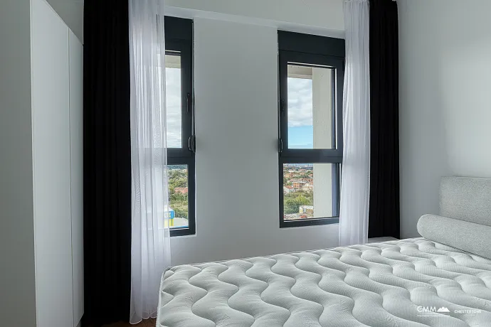 Işık Alan İki Yatak Odalı Daire Bar’da