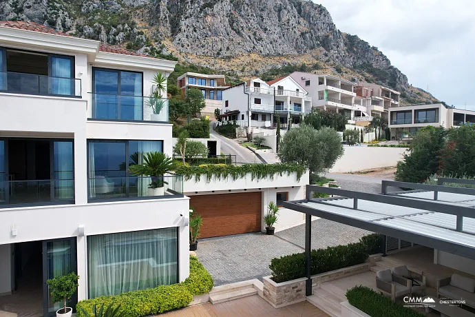 Sveti Stefan’a yakın, Blizikuće’de lüks villa