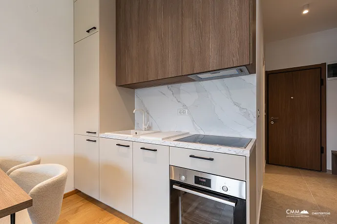 Deniz yakınında Bečići’de bulunan kompleks