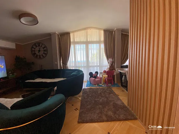 Panoramik deniz manzaralı geniş apartman