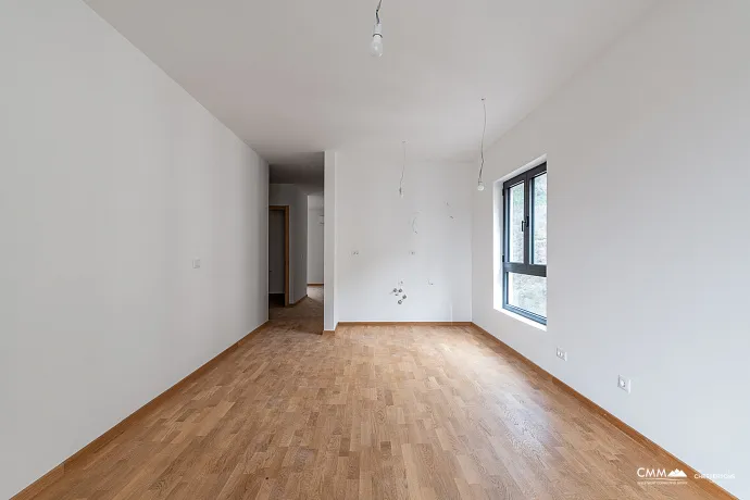 Bečići’de Deniz Manzaralı 64 m² Geniş Daire