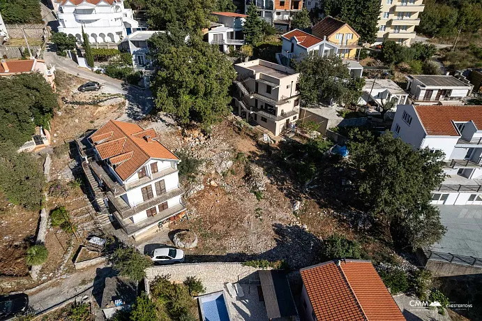 Ratac, Bar’da 1.600 m² arsalı ev — yaklaşık 350 m²