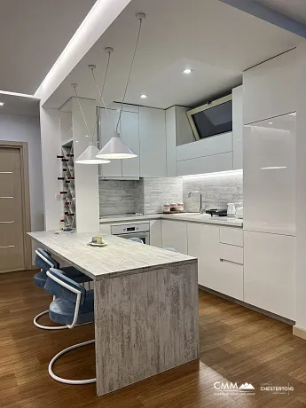 Budva Merkezinde Lüks Daire – 90 m², Garaj Dahil