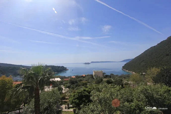 Deniz manzaralı lüks villa