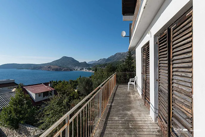 Ratac, Bar’da 1.600 m² arsalı ev — yaklaşık 350 m²