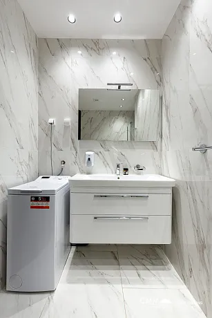 Bečići’de lüks şekilde döşenmiş daire satışa sunulmuştur. Bu fırsat gerçekten kaçırılmamalıdır.