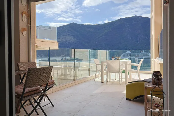 Dobrota’da 86 m² Satılık Daire – Geniş Teras, Deniz Manzarası, Garaj ve Depo