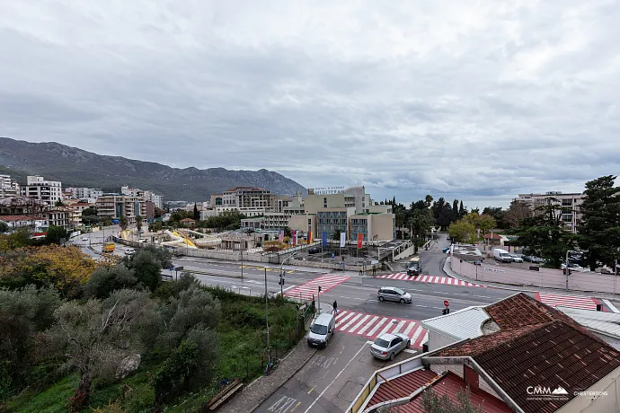 Deniz yakınında Bečići’de bulunan kompleks