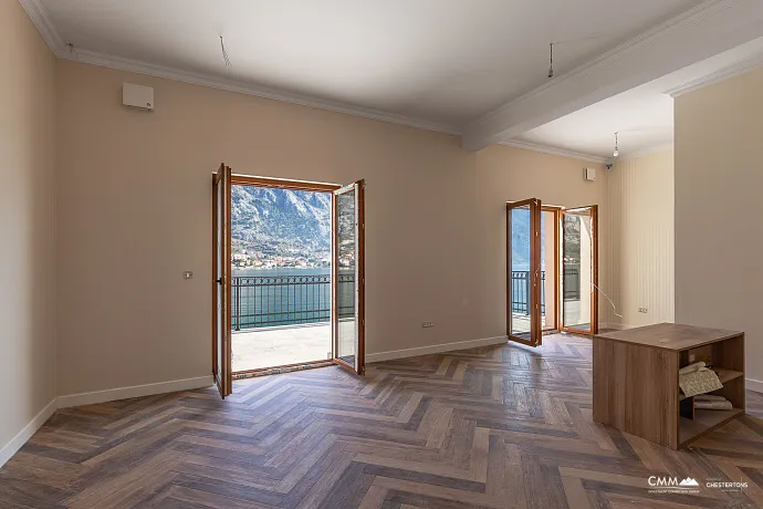 Lüks bir üç katlı villa — Kotor