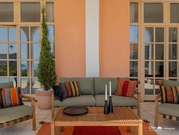 Havuzlu ve Panoramik Deniz Manzaralı Villa — 354 m²