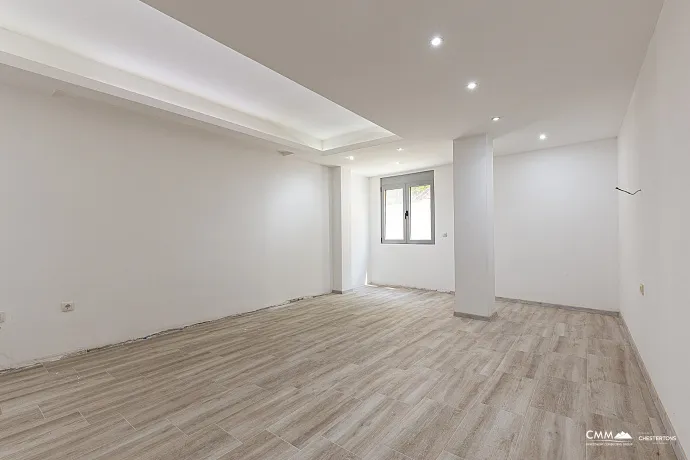 Ulcinj'de deniz manzaralı çatı katı