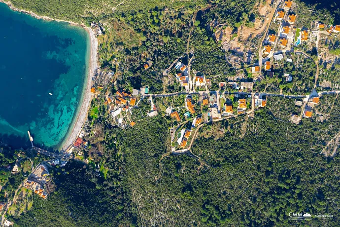 Denize Yakın İmarlı Arsalar, Herceg Novi (4556 m² veya ayrı ayrı 2090 m² ve 2466 m²) – Harika Yatırım Fırsatı