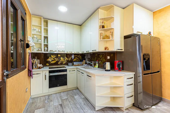 Herceg Novi'nin merkezinde mükemmel villa