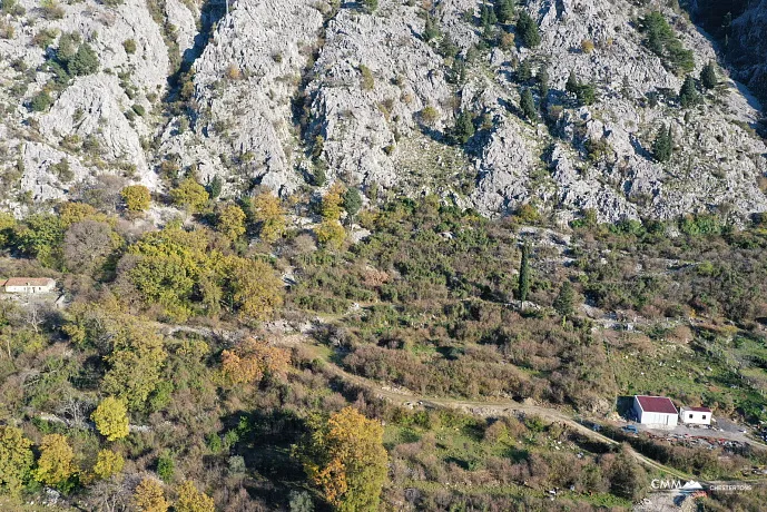 Dobrota'da deniz manzaralı satılık arsa