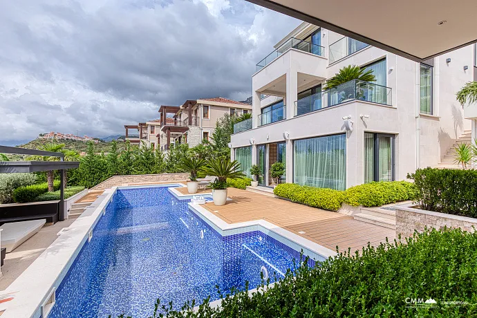 Sveti Stefan’a yakın, Blizikuće’de lüks villa
