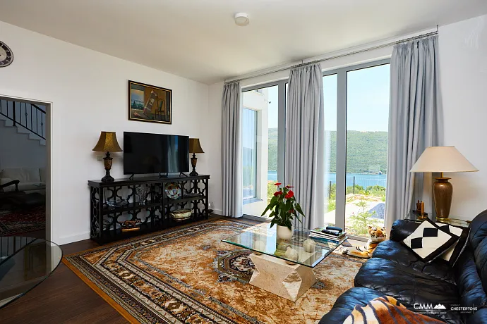 Kumbor’da 335 m² toplam alana sahip geniş bir ev