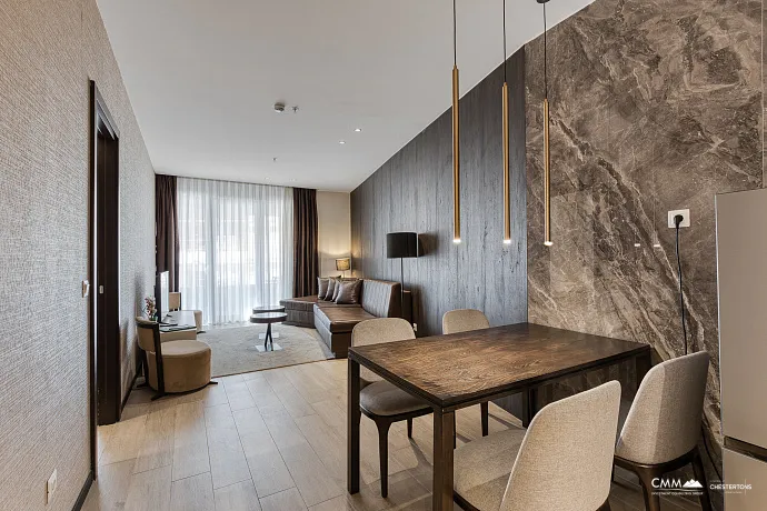 Bečići’de lüks şekilde döşenmiş daire satışa sunulmuştur. Bu fırsat gerçekten kaçırılmamalıdır.